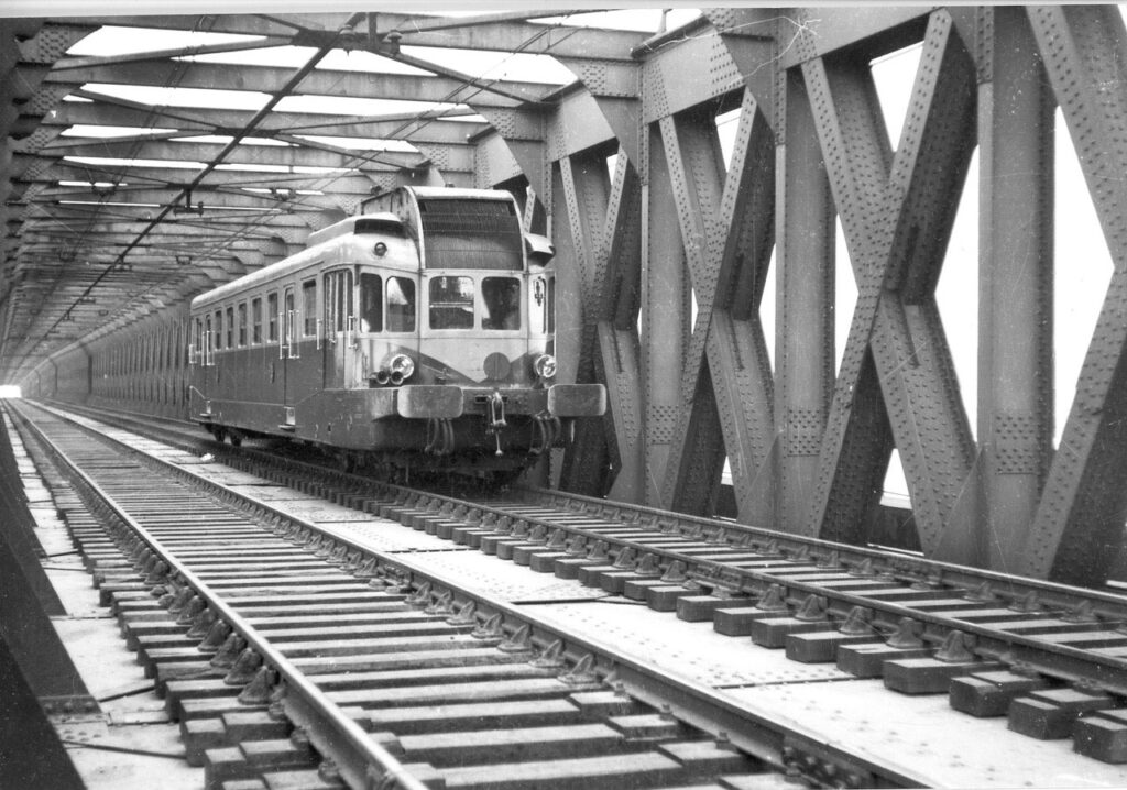 Passerelle VH vide du dépôt Bastide pour un Bx-Saintes - Fournol
